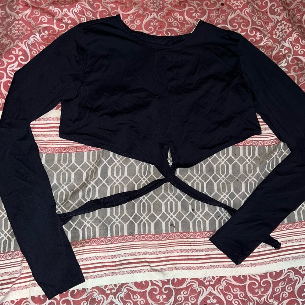 Black Long Sleeve Crop Top
